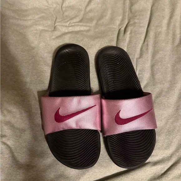 Nike Women's Sandals in Pink and Black - Picture 1 of 2